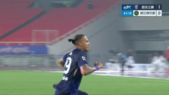雨戰(zhàn)破局 武漢三鎮(zhèn)2-0浙江 積分轉(zhuǎn)正