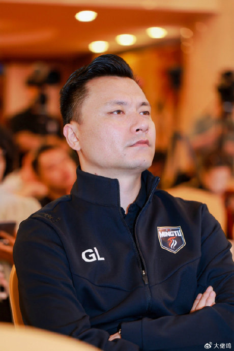 粵超21城球衣亮相 何輝：業(yè)余與職業(yè)足球應(yīng)協(xié)同發(fā)展