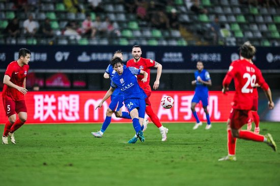 18歲雙星處子球，申花客場3-1梅州緊追蓉城