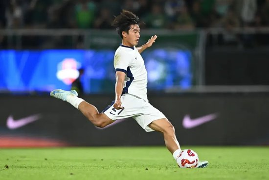 魏祥鑫啟程試訓歐塞爾 9歲哭著找媽媽到中超首球僅三年