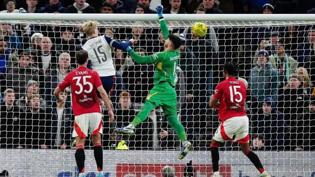 英聯杯-熱刺4-3曼聯晉級四強 孫興慜角球直接得分